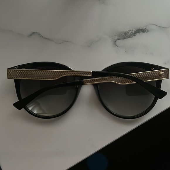 Versace Women Fashion Sunglasses - Picture 4 of 11